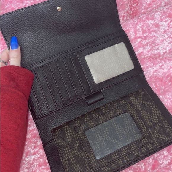 Named brand wallets - Picture 2 of 3